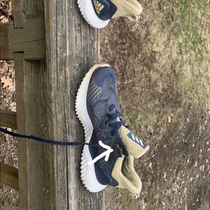 Adidas kids alphabounce Continental sole size 4